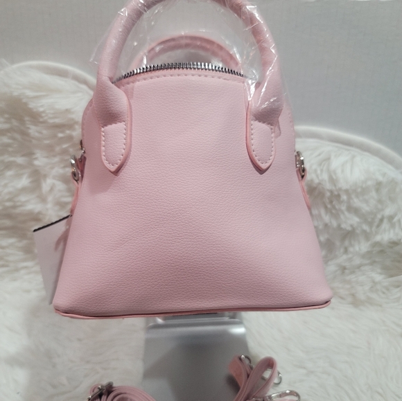 Hello Kitty Sanrio Mini Tote crossbody purse Brand New With Tags - Picture 3 of 4